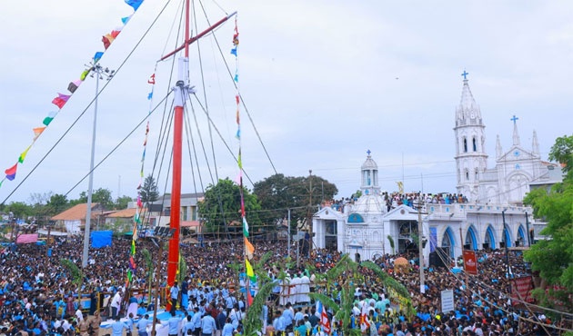  தூத்துக்குடி பனிமயமாதா பேராலய திருவிழா: கொடியேற்றத்துடன் தொடக்கம்