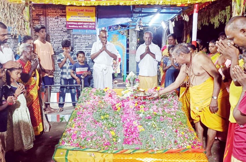  கோவில்பட்டடி முத்துமாரியம்மன் கோவிலில் புஷ்பாஞ்சலி