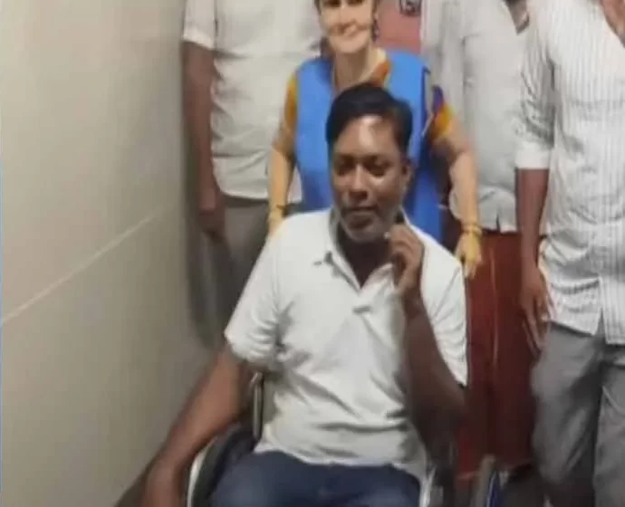  காங்கிரஸ் எம்.பி. சசிகாந்த் செந்தில், மருத்துவமனையிலும் உண்ணாவிரதம்