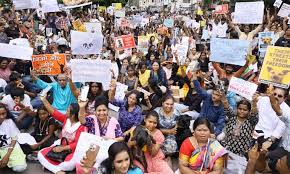  தெருநாய்களை காப்பகங்களில் அடைப்பதை எதிர்த்து சென்னையில் போராட்டம்