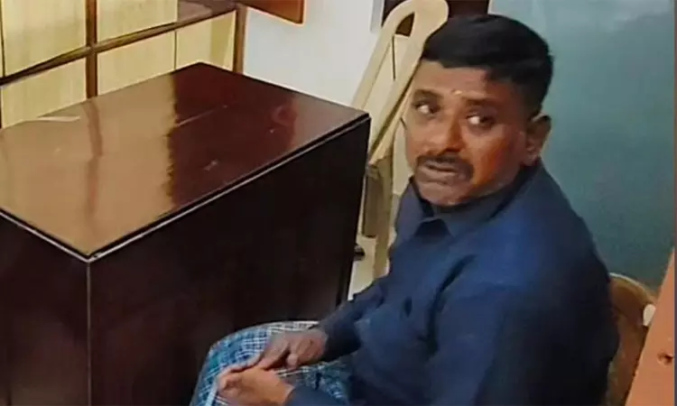  ரூ.10 ஆயிரம் லஞ்சம்: மருந்து கட்டுப்பாடு ஆய்வாளர் கைது