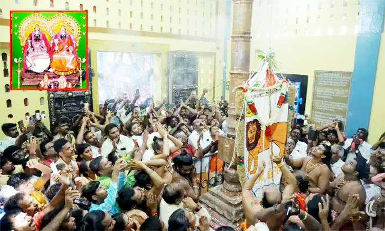  குலசை முத்தாரம்மன் கோவில் தசரா திருவிழா கொடியேற்றம்; பக்தர்கள் காப்பு அணிந்தனர்