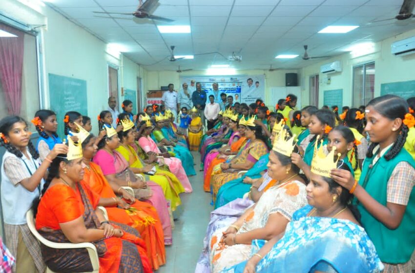  ஆசிரியைகளுக்கு கிரீடம் சூட்டி மரியாதை செய்த அரசு பள்ளி மாணவிகள்