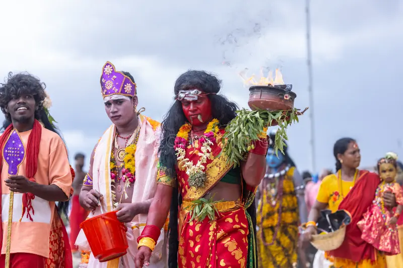  உலோகத்திலான ஆயதங்கள் கொண்டு வரக்கூடாது… குலசை தசரா பக்தர்களுக்கு கட்டுப்பாடுகள்