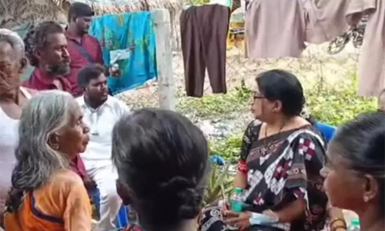  மின்னல் தாக்கி 4 பெண்கள் பலி: நடிகை அம்பிகா நேரில் ஆறுதல்