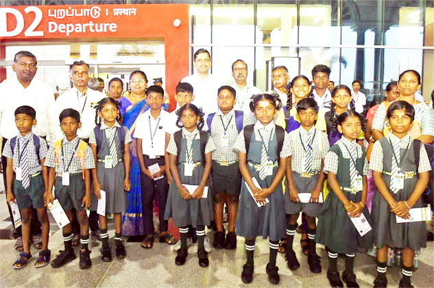  தூத்துக்குடியில் இருந்து சென்னைக்கு 18 மாணவ, மாணவிகள் விமான பயணம் ; தலைமை ஆசிரியர் சொந்த பணத்தில் ஏற்பாடு  
