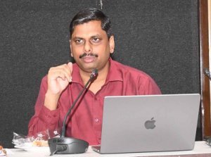  சமூக முன்னேற்றத்திற்காக பங்காற்றும் 18 வயதிற்குட்பட்ட பெண் குழந்தைகளுக்கு மாநில அரசின் விருது; ஆட்சியர் இளம்பகவத் தகவல்
