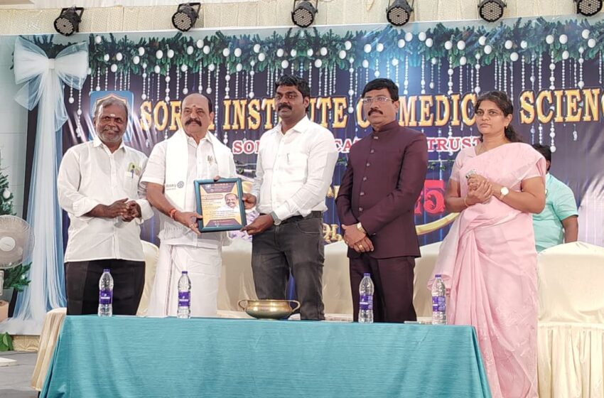  கடம்பூர் ராஜு எம்.எல்.ஏ.வுக்கு ‘கோவில்பட்டியின் எம். ஜி. ஆர்.’ விருது