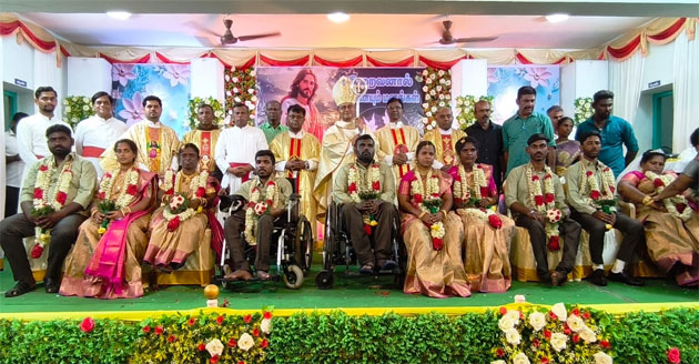  5மாற்றுத்திறனாளி ஜோடிகளுக்கு ஒரே மேடையில் திருமணம்