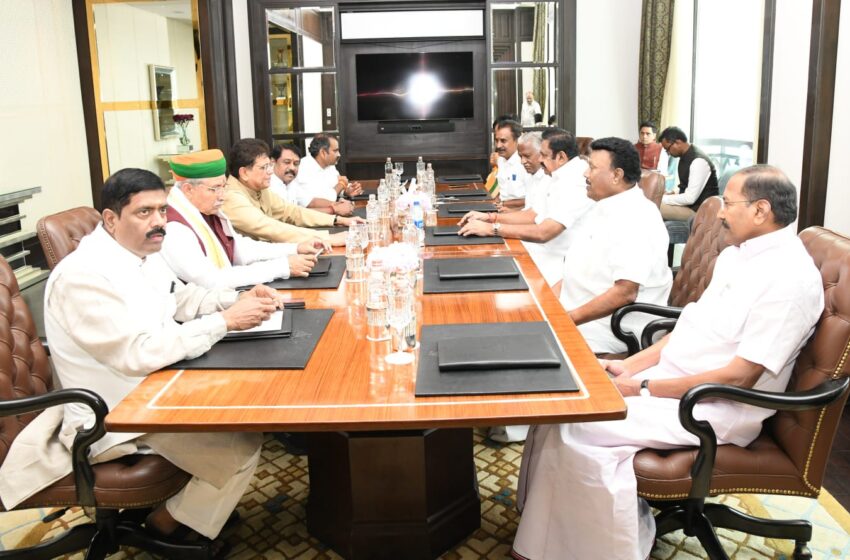  எடப்பாடி பழனிசாமியுடன் பா.ஜனதா தேர்தல் பொறுப்பாளர் பியூஸ் கோயல் சந்திப்பு