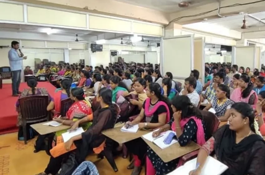  போட்டித் தேர்வுகளுக்கு கட்டணம் இல்லாத நேரடி பயிற்சி வகுப்புகள்; தூத்துக்குடி வேலைவாய்ப்பு அலுவலகத்தில் நடக்கிறது 