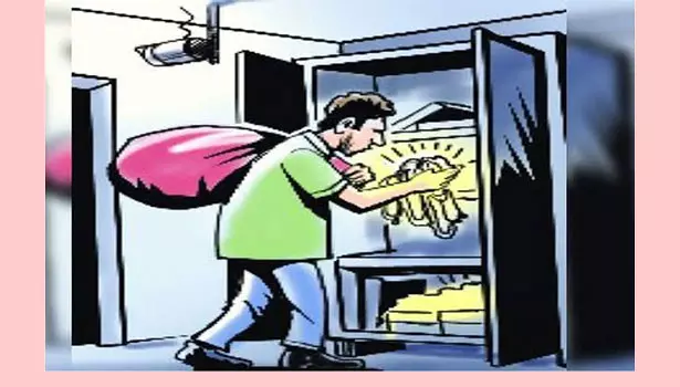  திமுக வேட்பாளர் வீட்டில் 122 பவுன் நகை கொள்ளை…