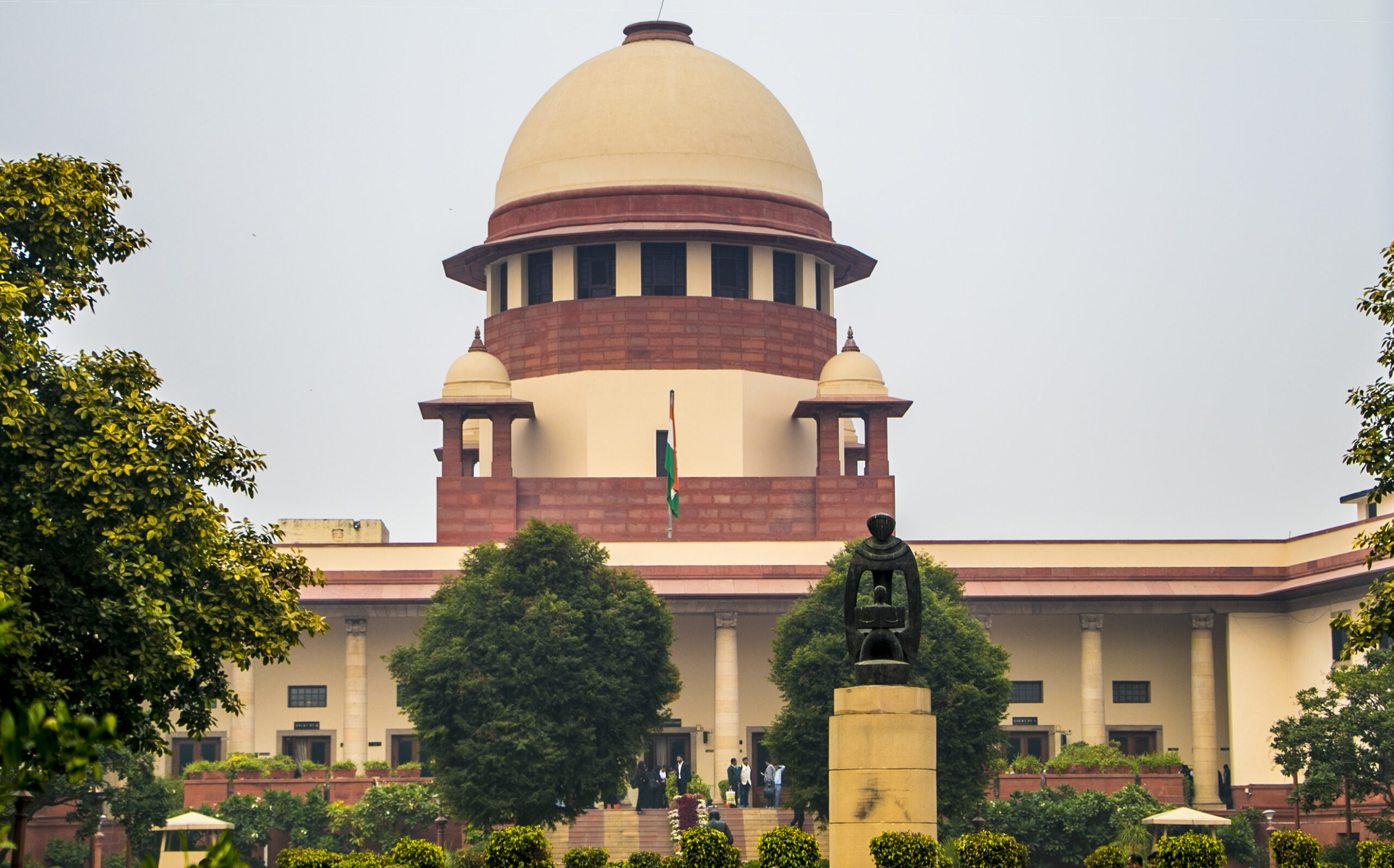  வாக்களிப்பதை கட்டாயமாக்க உத்தரவிட முடியாது- சுப்ரீம் கோர்ட்டு