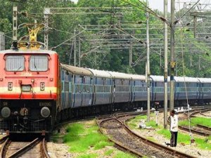  சென்னை – தூத்துக்குடி இடையே சிறப்பு அதிவிரைவு ரெயில்