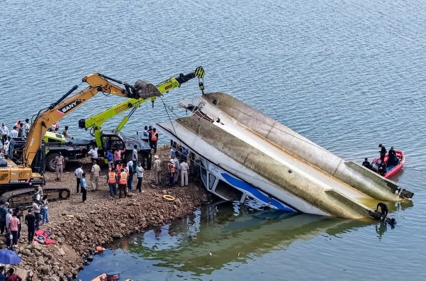  படகோட்டிகள் அலட்சியம்: மத்திய பிரதேச  படகு விபத்து பற்றி விசாரணை