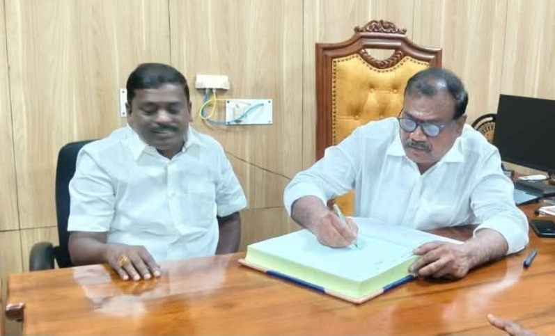  கோவில்பட்டி நகராட்சி புதிய தலைவராக ஆர். எஸ்.ரமேஷ் பதவி ஏற்பு 