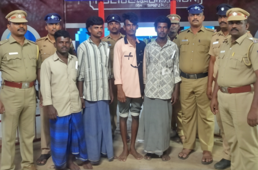  ஓடும் ரெயிலில் பயணியிடம் நகைபறித்த 4  கொள்ளையர்கள் கைது