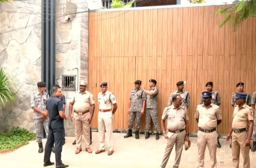  தமிழக வெற்றி கழக தலைவர் விஜய்  வீட்டில் பாதுகாப்பு அதிகரிப்பு