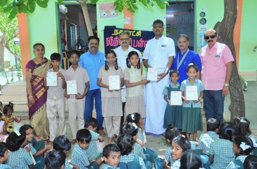  பிளாஸ்டிக் பைகள் இல்லாத உலகத்தை உருவாக்கிட மாணவர்கள் உறுதியேற்பு
